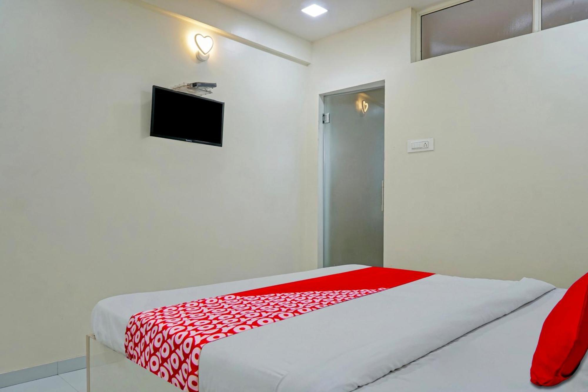 פונה Hotel O B Happy Homely Stay מראה חיצוני תמונה